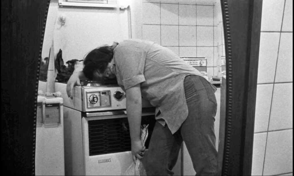 still from Chantal Akerman's Saute ma ville (1968)